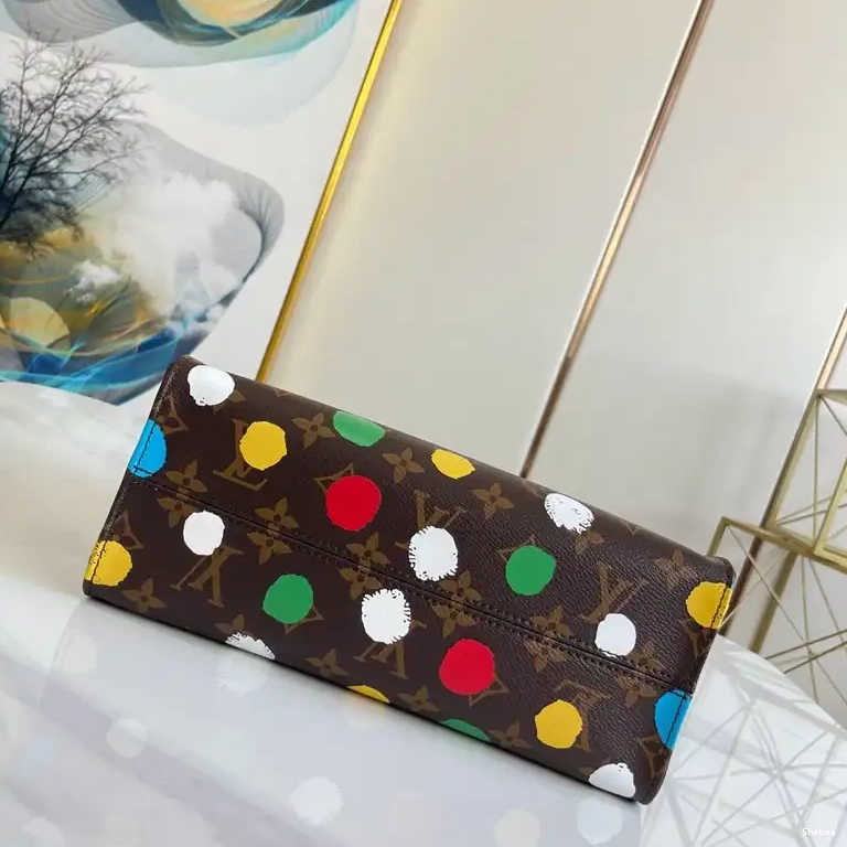 2301DJ0004 Bag LV 0711
